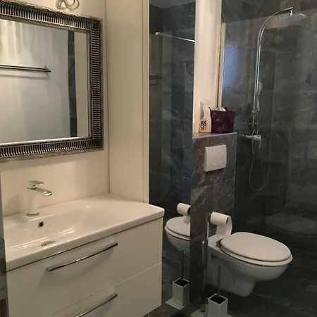 Apartment Lira Tauri